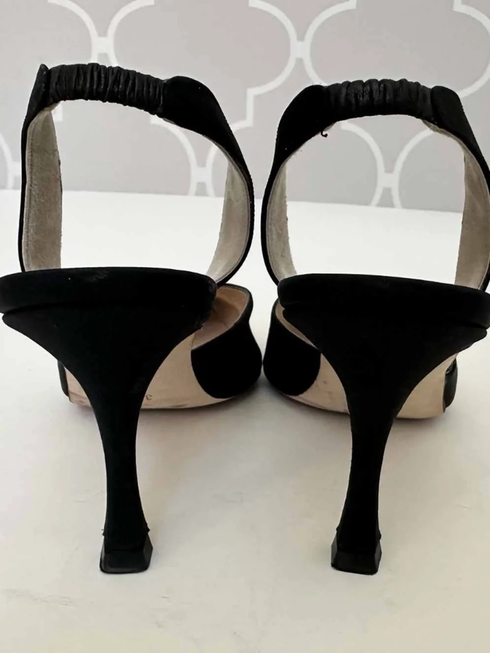 MANOLO BLAHNIK Black Crepe Pointed Toe Slingback Pumps Heels IT 38.5 US 8.5